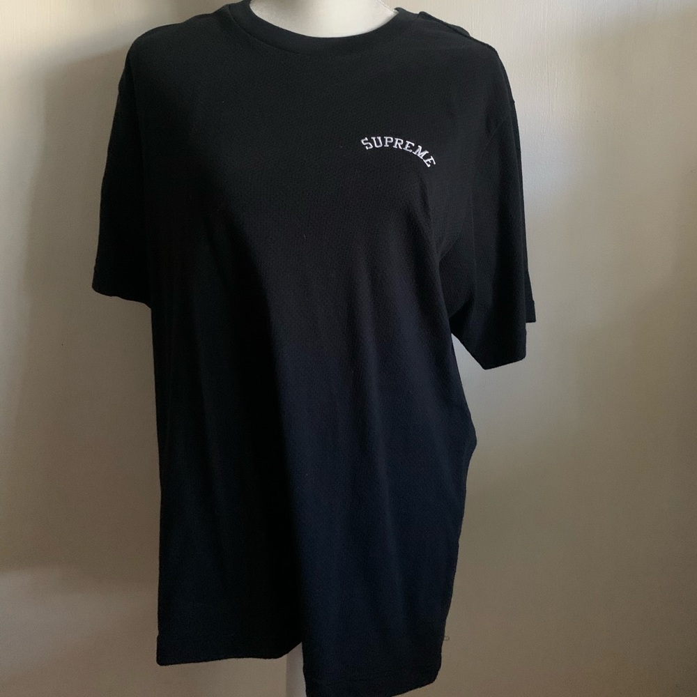Supreme tee